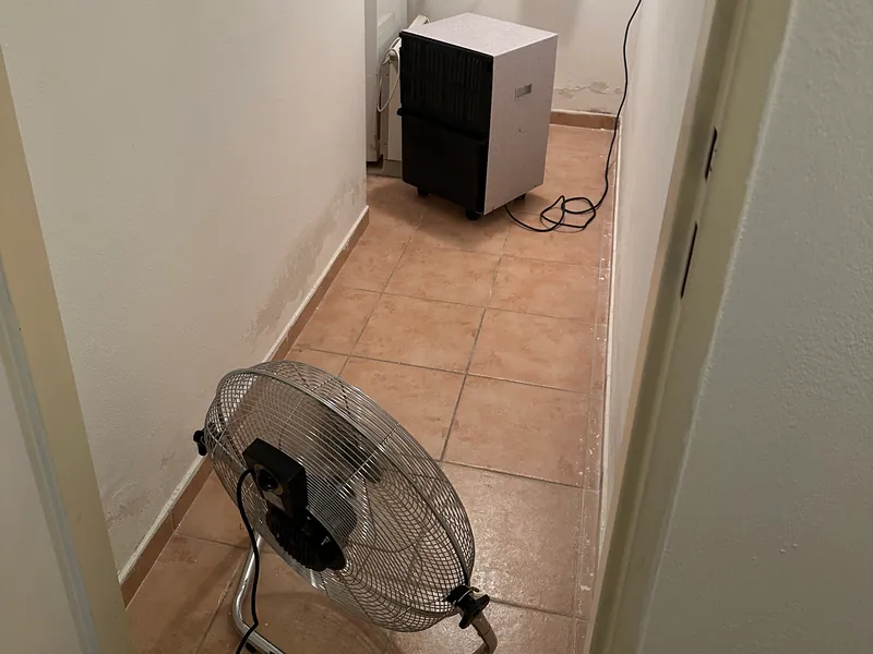 Voda od sousedů zaplavila suterén